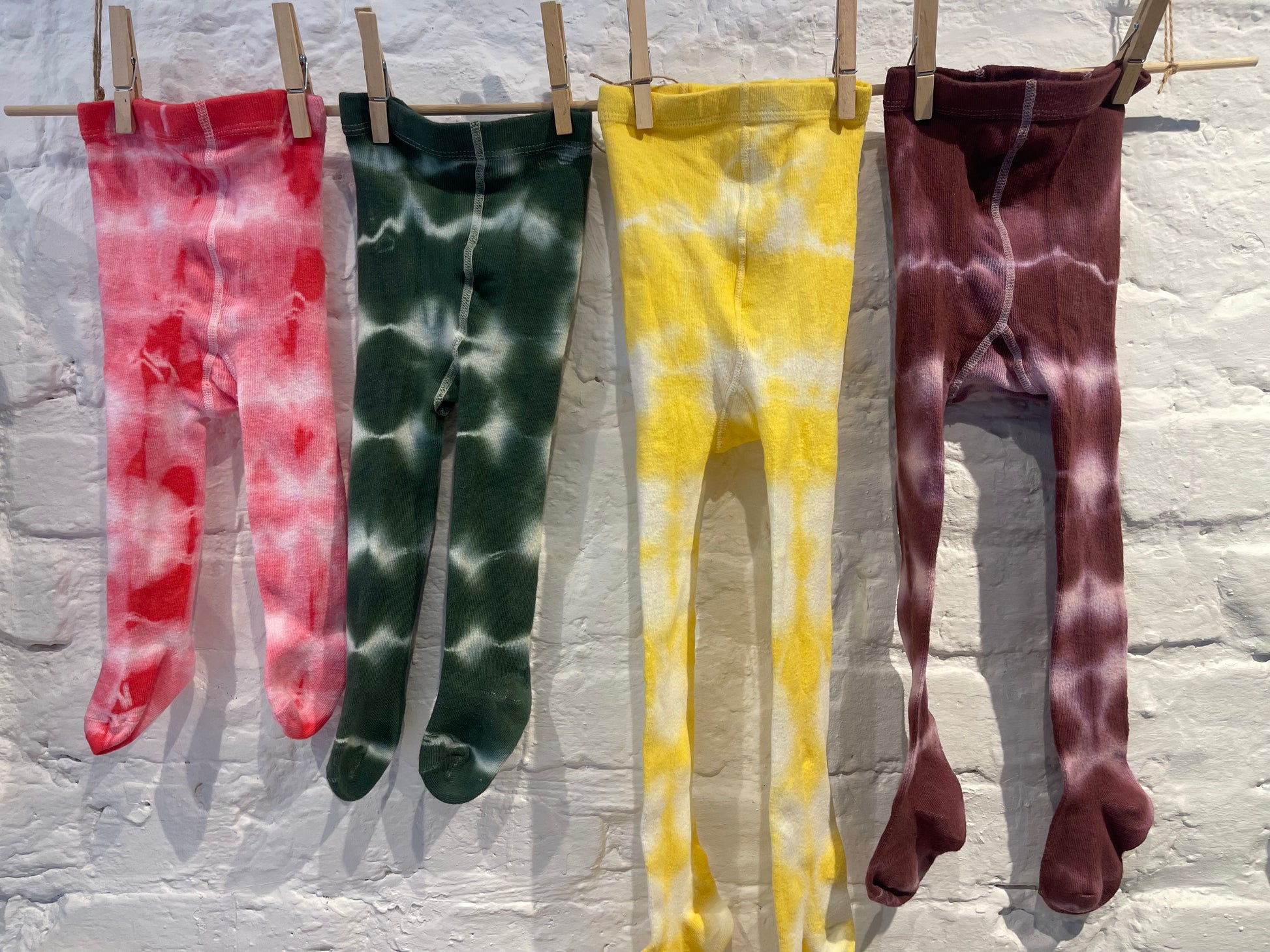 tie-dye tights