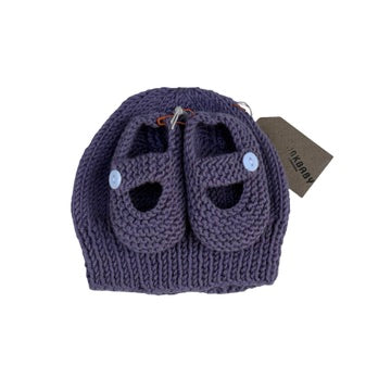 hand knitted baby hat (blueberry)